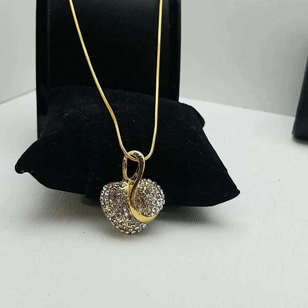 Gold Tone Rhinestone Heart 18" Necklace - Picture 1 of 3